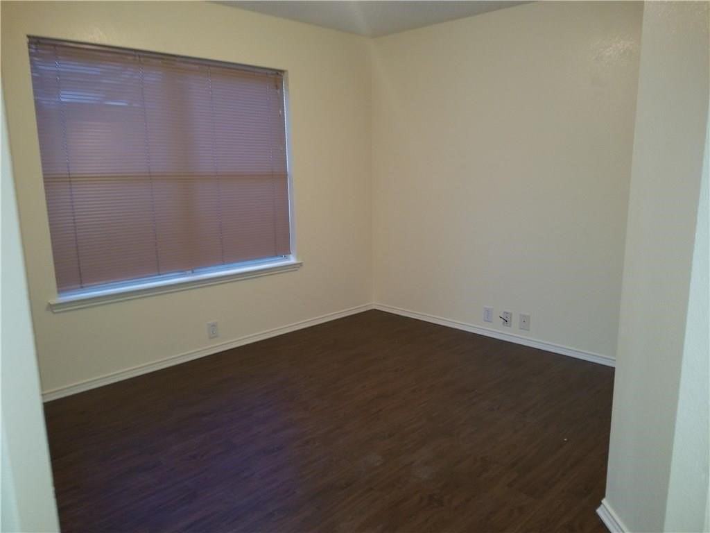 307 Waterford Dr - Photo 4 of 21