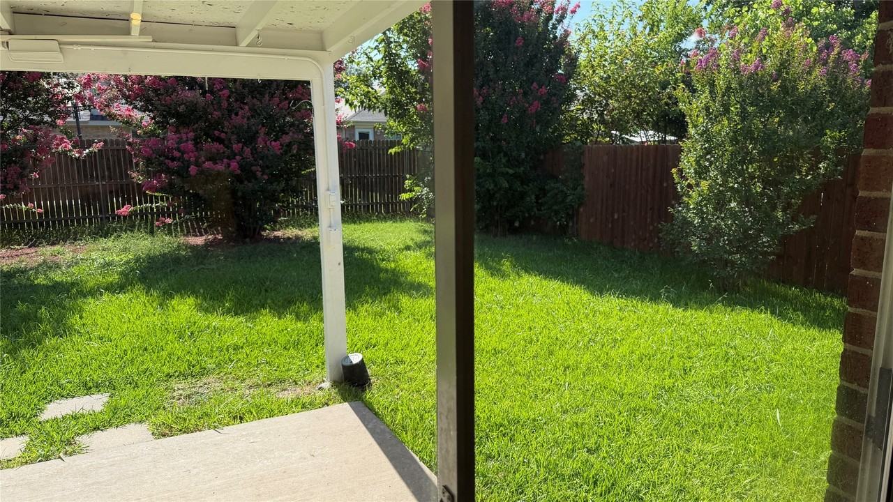 307 Waterford Dr - Photo 6 of 21