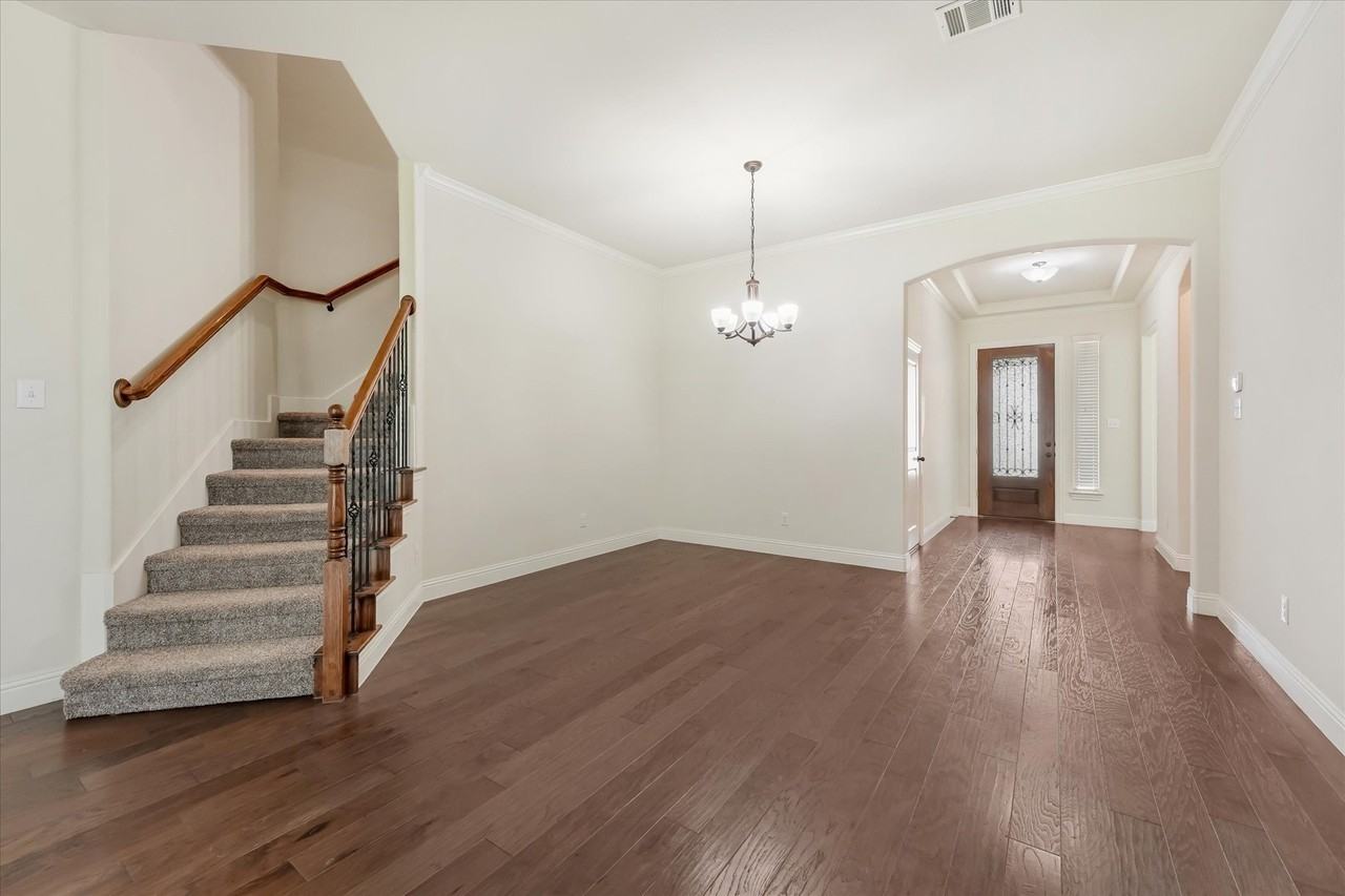 10305 Georgetown Pl - Photo 2 of 19
