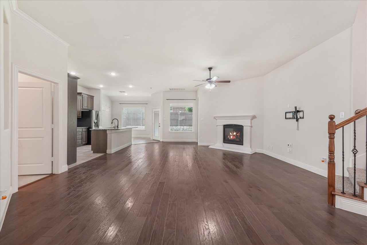 10305 Georgetown Pl - Photo 3 of 19