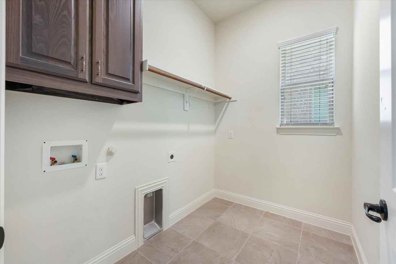 10305 Georgetown Pl - Photo 5 of 19