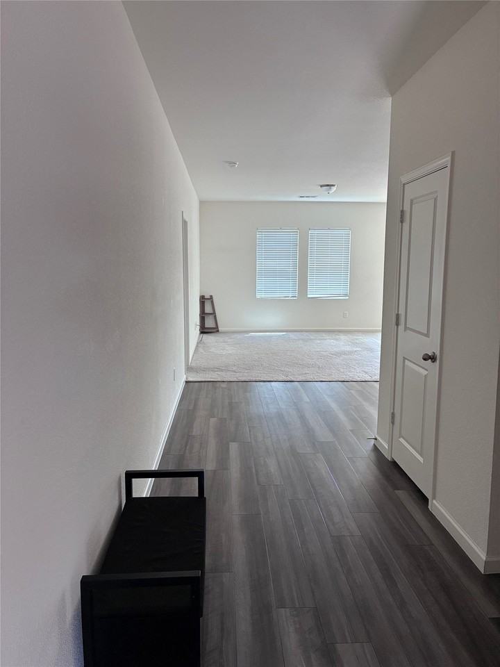 776 Devonshire Dr - Photo 3 of 20