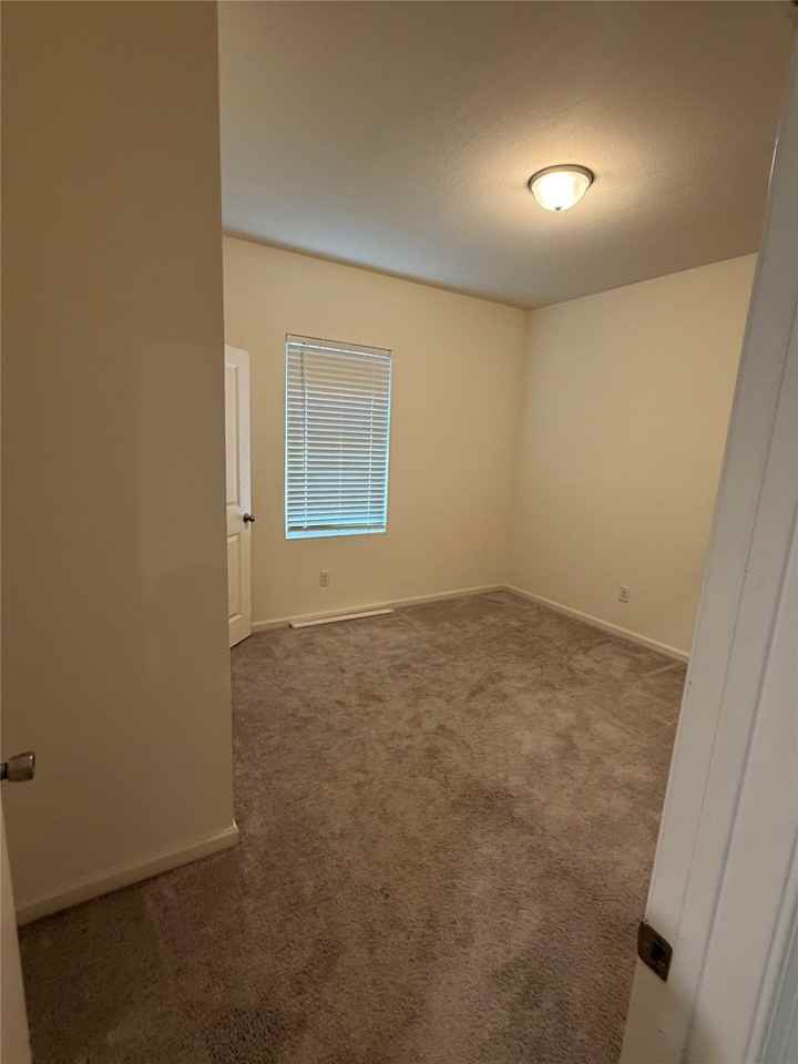 776 Devonshire Dr - Photo 5 of 20