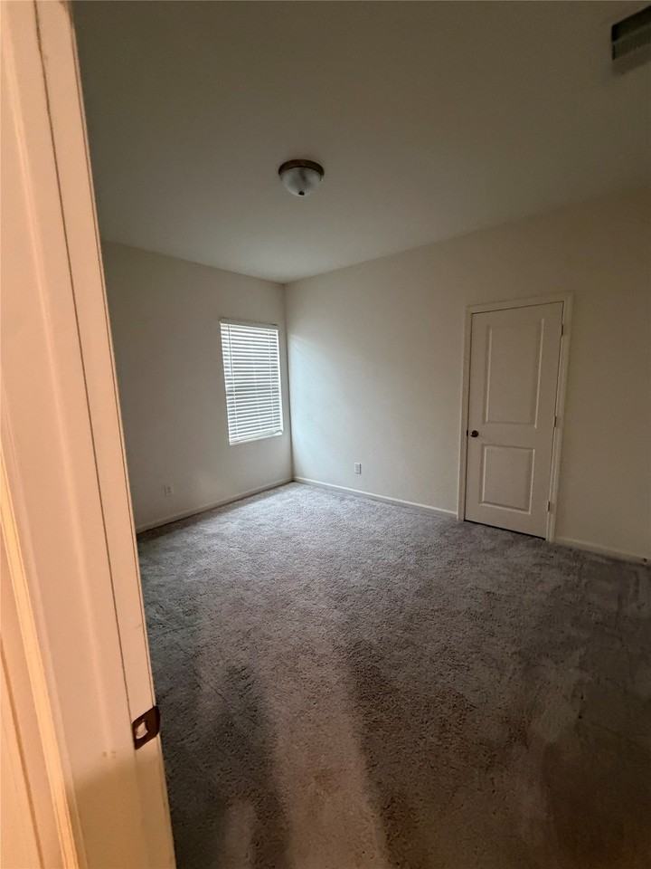 776 Devonshire Dr - Photo 6 of 20