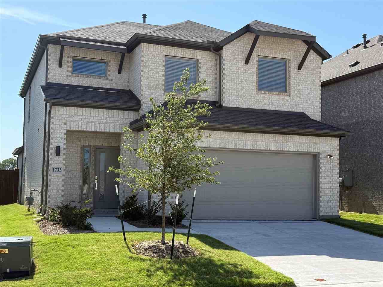 1233 Wolfsbane Dr - Photo 3 of 23