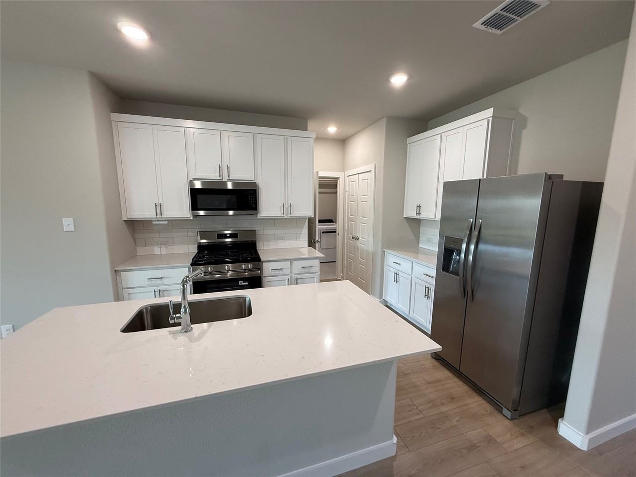 1233 Wolfsbane Dr - Photo 5 of 23