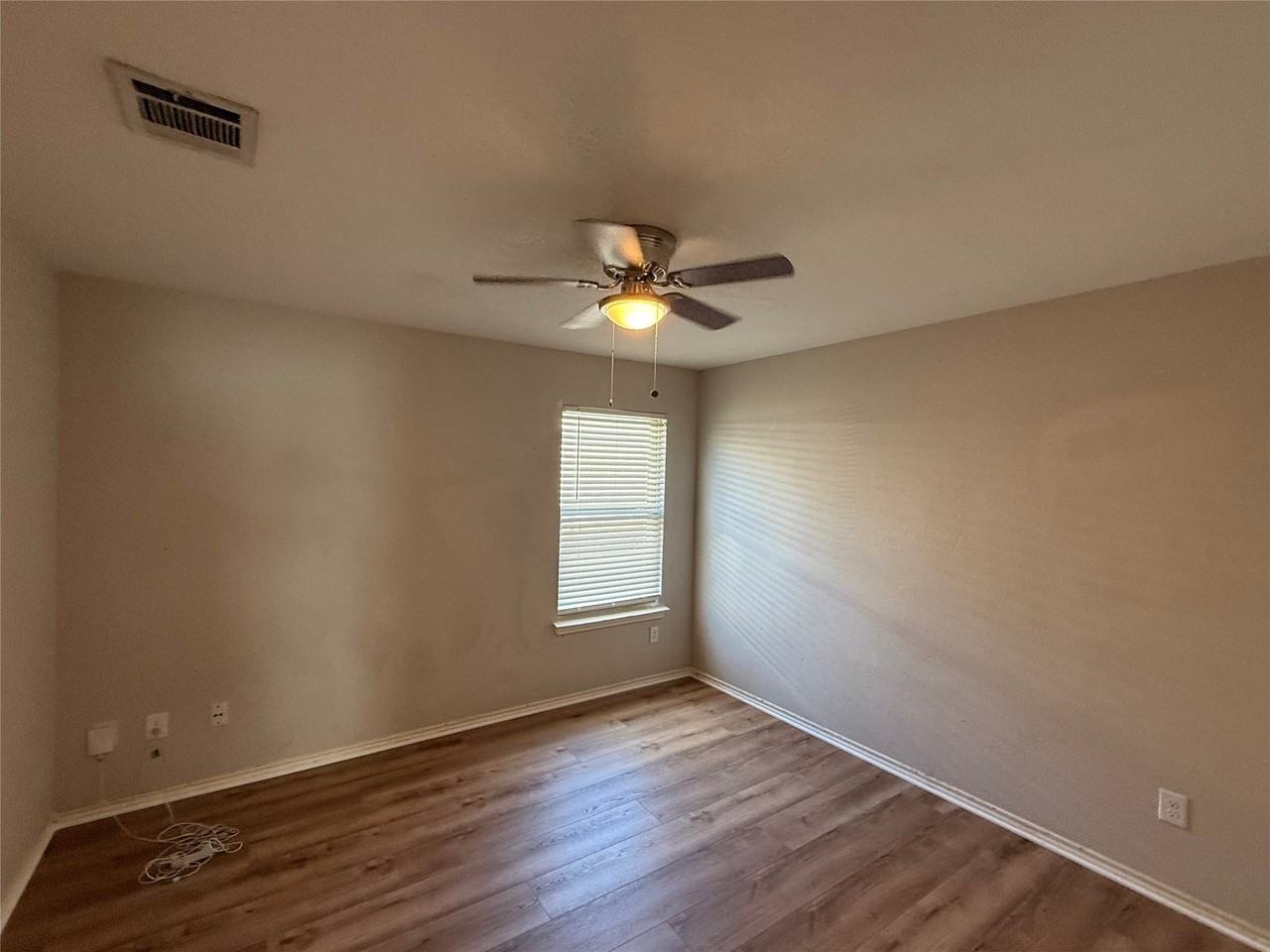 945 Newby Ln - Photo 7 of 10