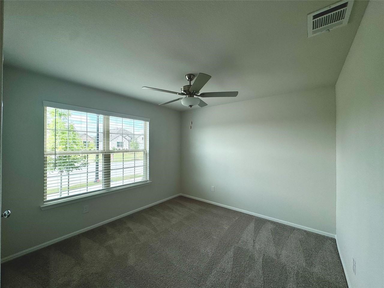 1424 Avalon Ct - Photo 7 of 16