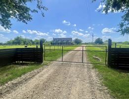 featured image of 1692 Farm Road 2653 S