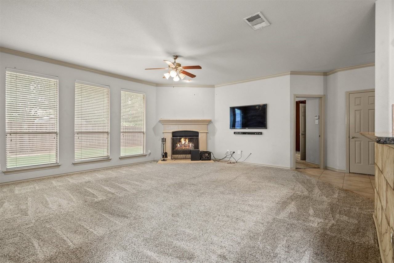 3200 Stonecrop Trl - Photo 5 of 24