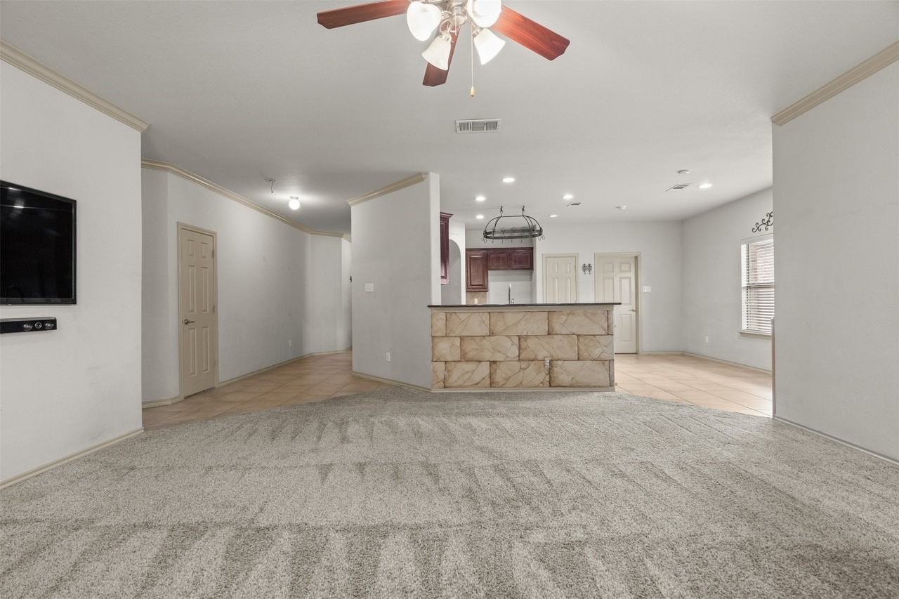 3200 Stonecrop Trl - Photo 6 of 24