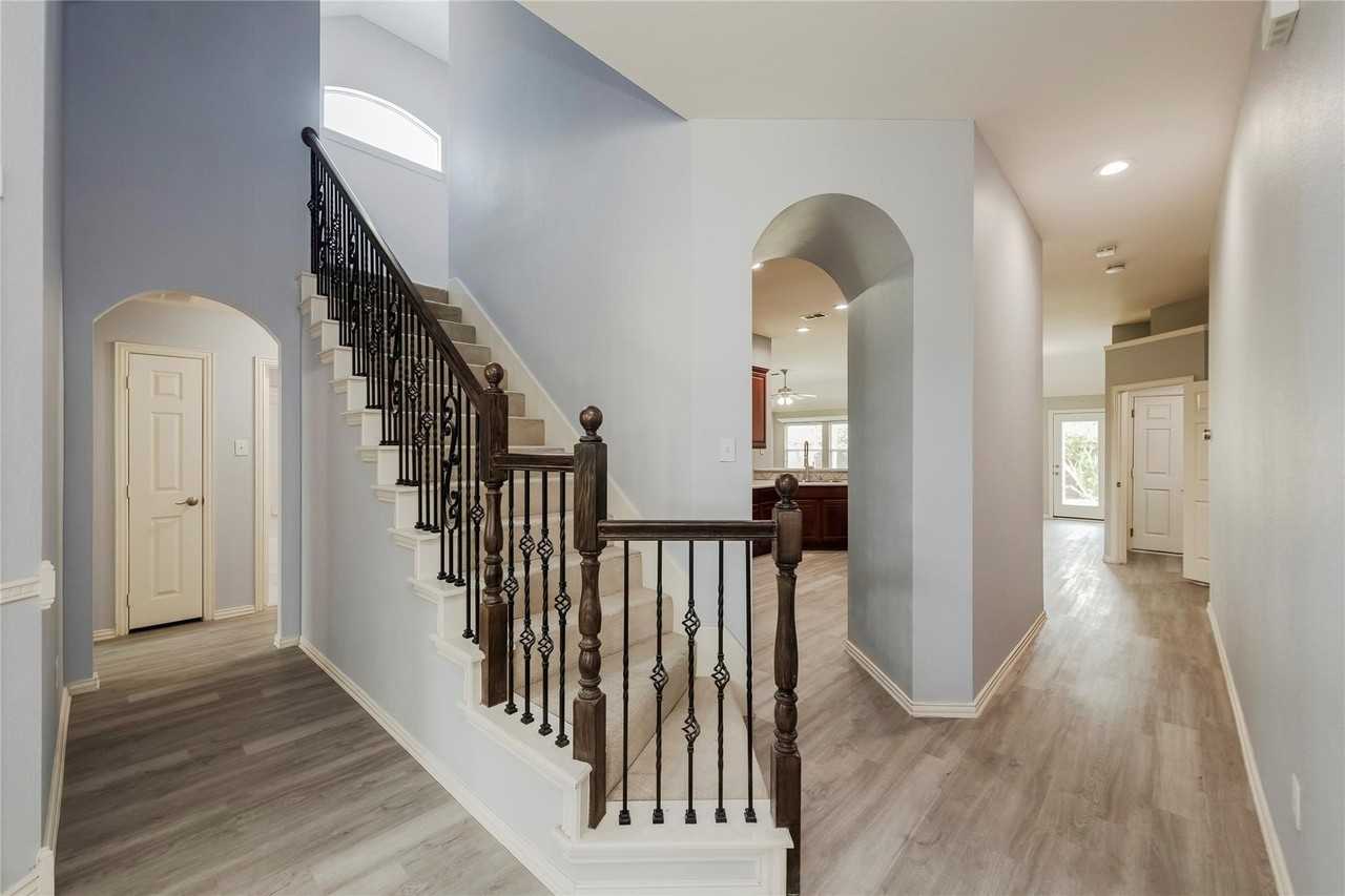 12422 Daimler Dr - Photo 2 of 35