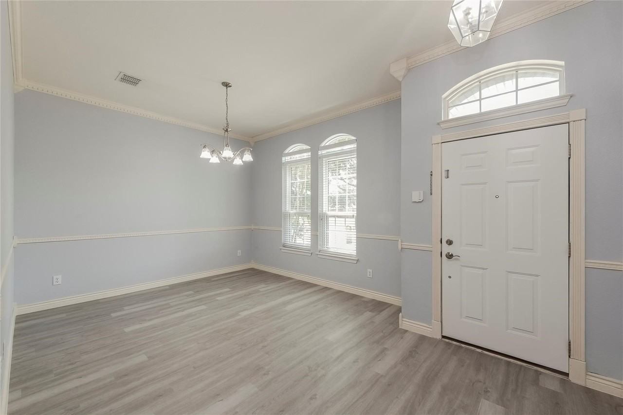 12422 Daimler Dr - Photo 3 of 35