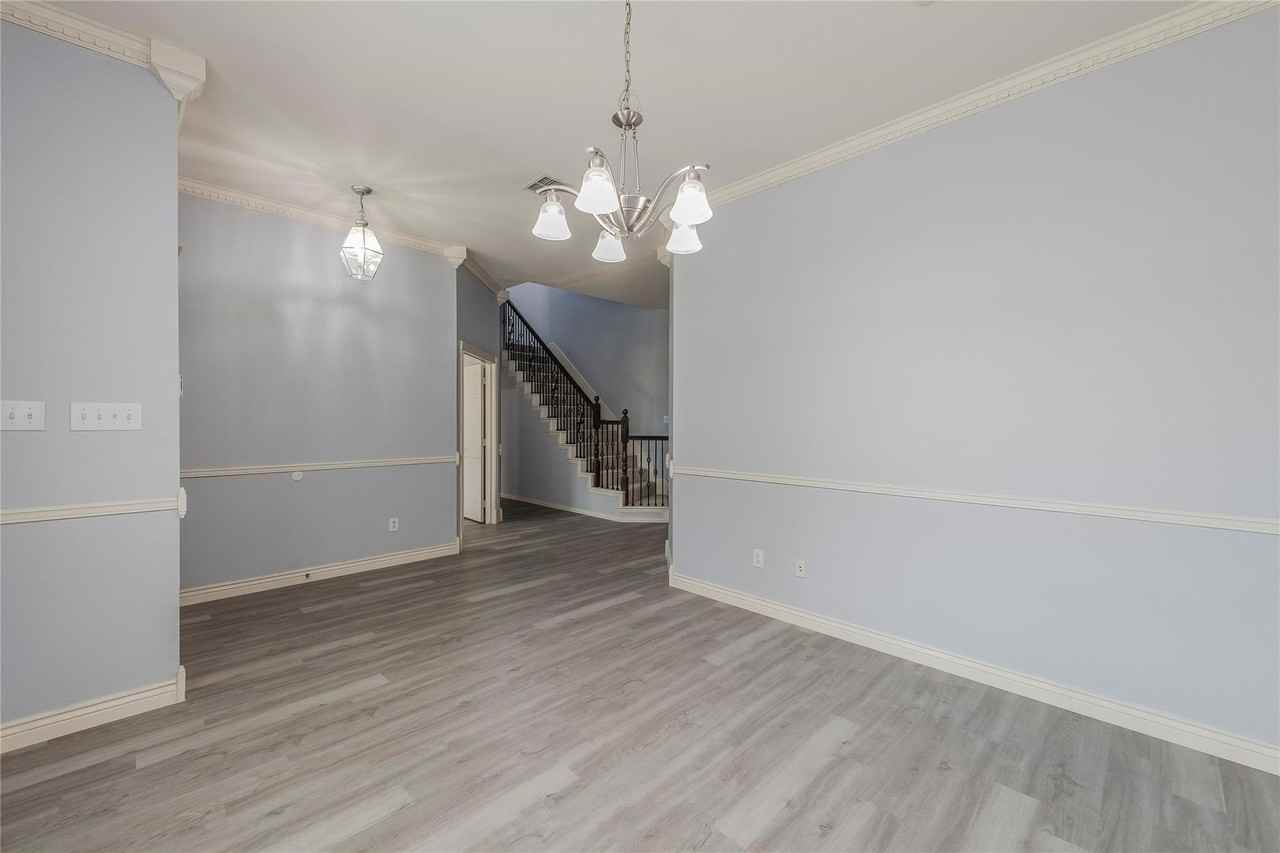 12422 Daimler Dr - Photo 6 of 35