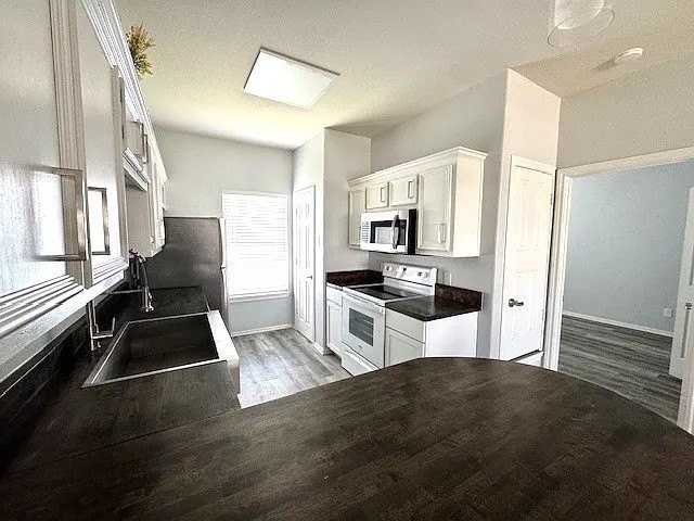 1500 James Ave #A - Photo 2 of 24