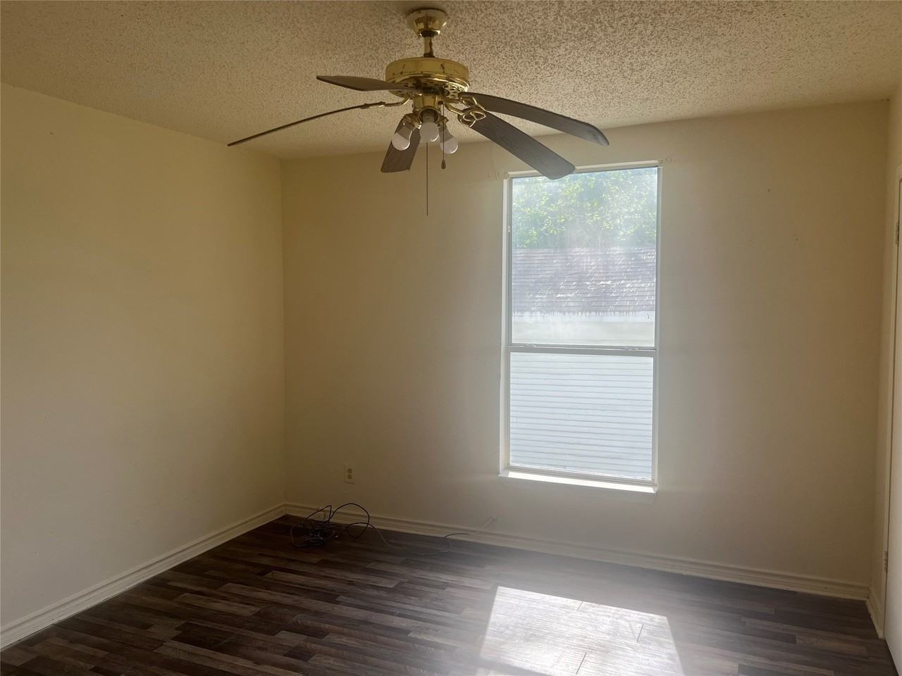 125 W College St - Photo 7 of 11