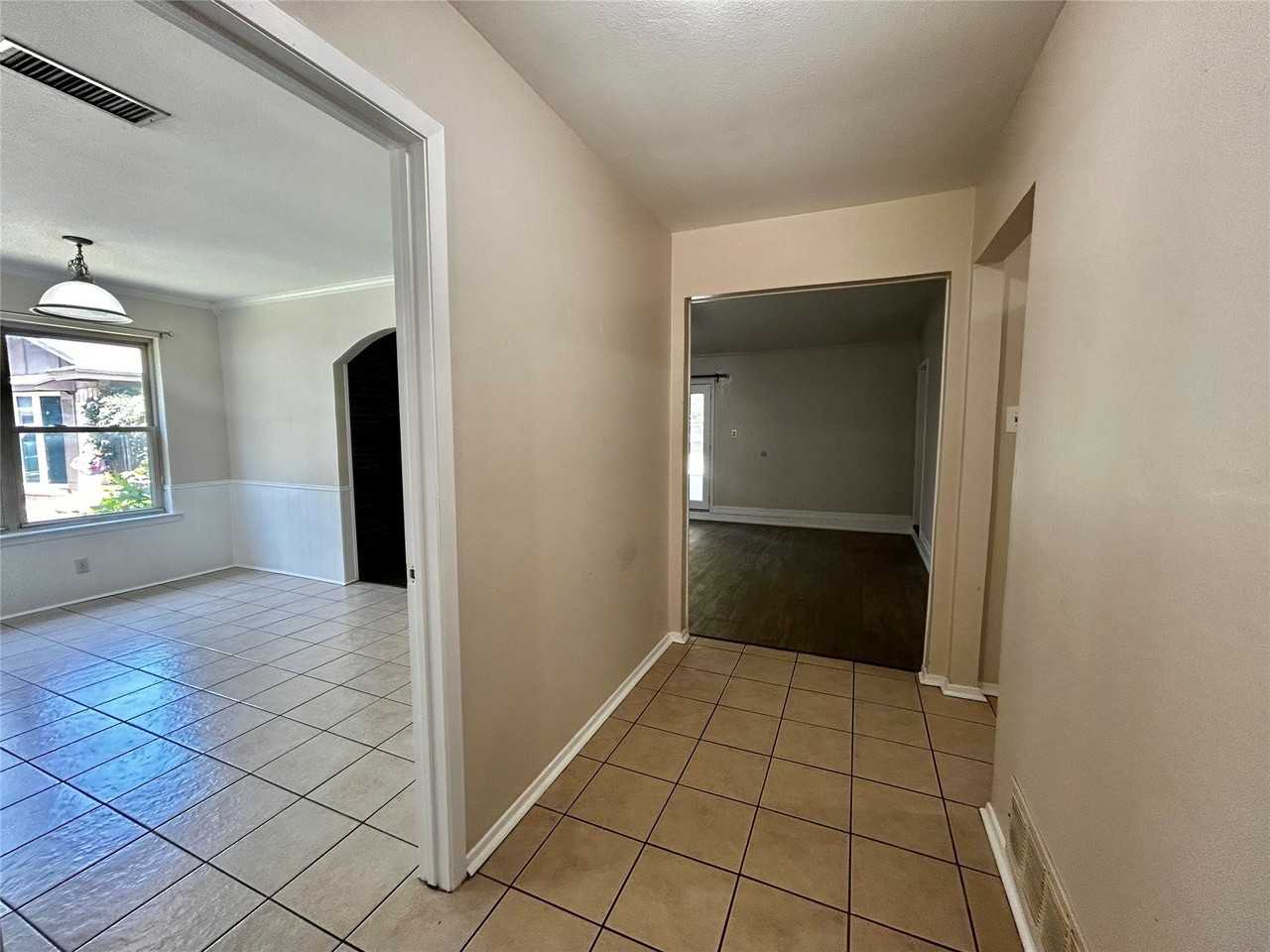 6209 Gayle Dr - Photo 5 of 36