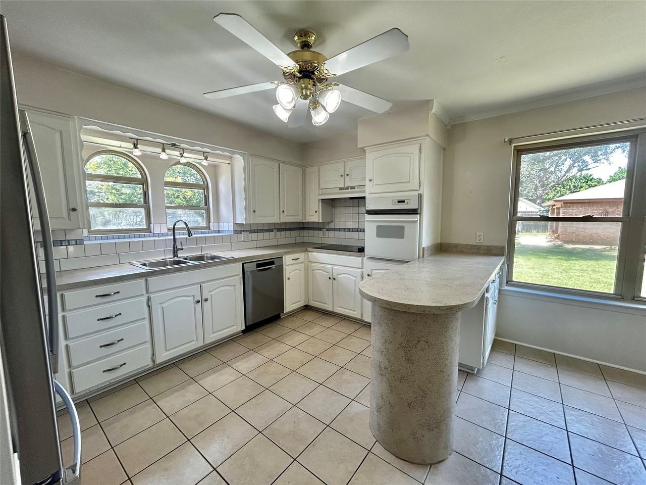 6209 Gayle Dr - Photo 7 of 36