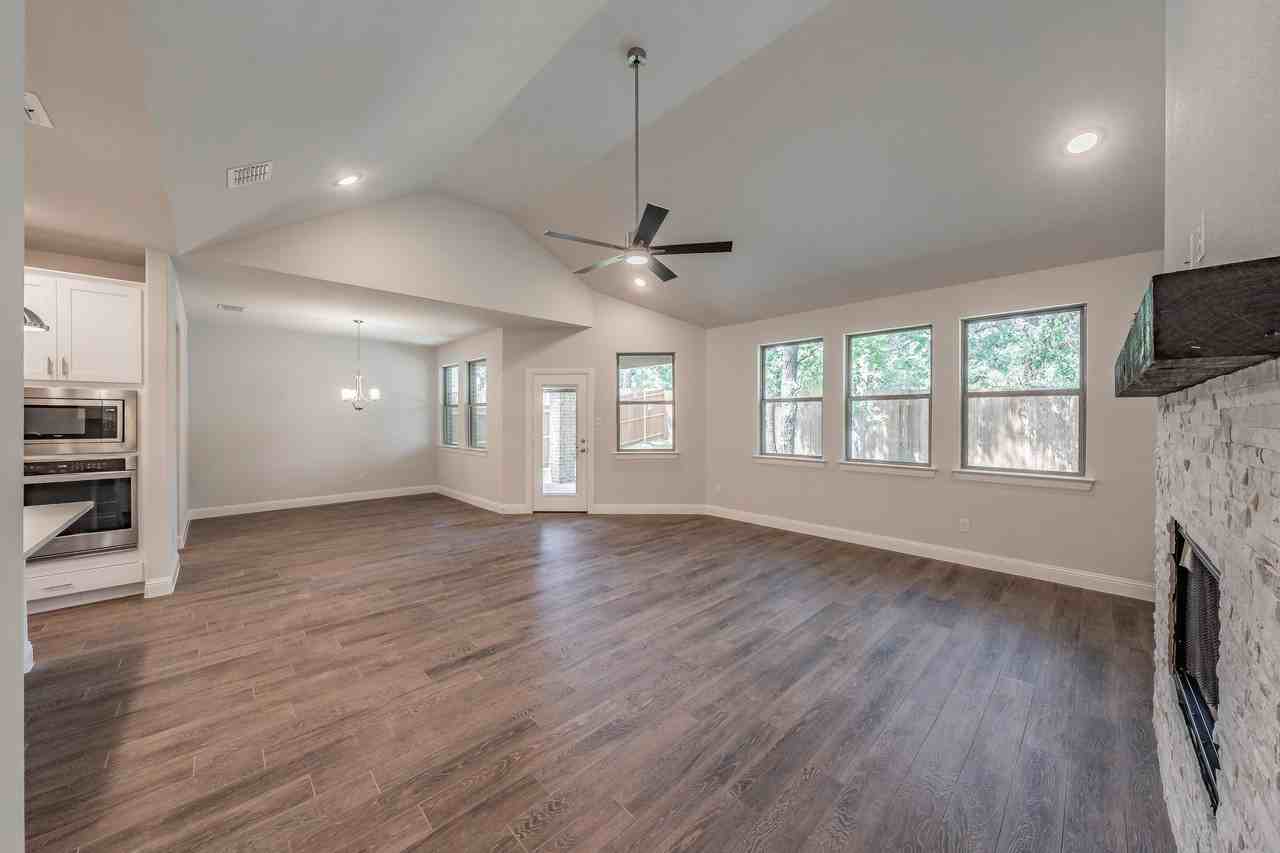 241 Gardenia Dr - Photo 3 of 37
