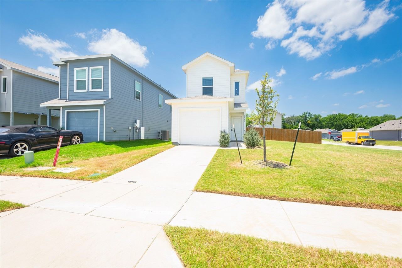 6804 Bramblewood Dr - Photo 2 of 32
