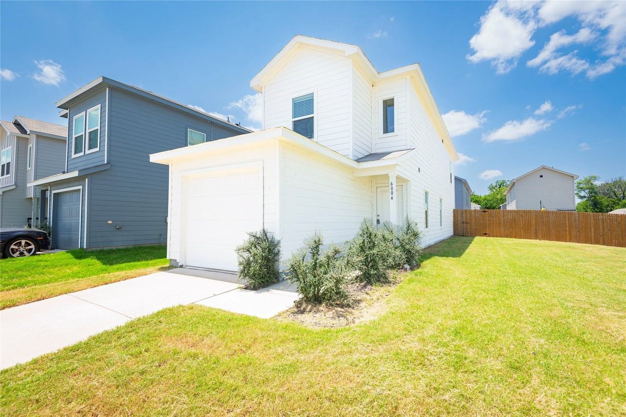 6804 Bramblewood Dr - Photo 3 of 32