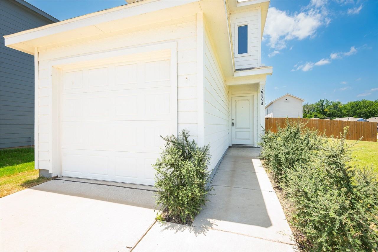 6804 Bramblewood Dr - Photo 6 of 32