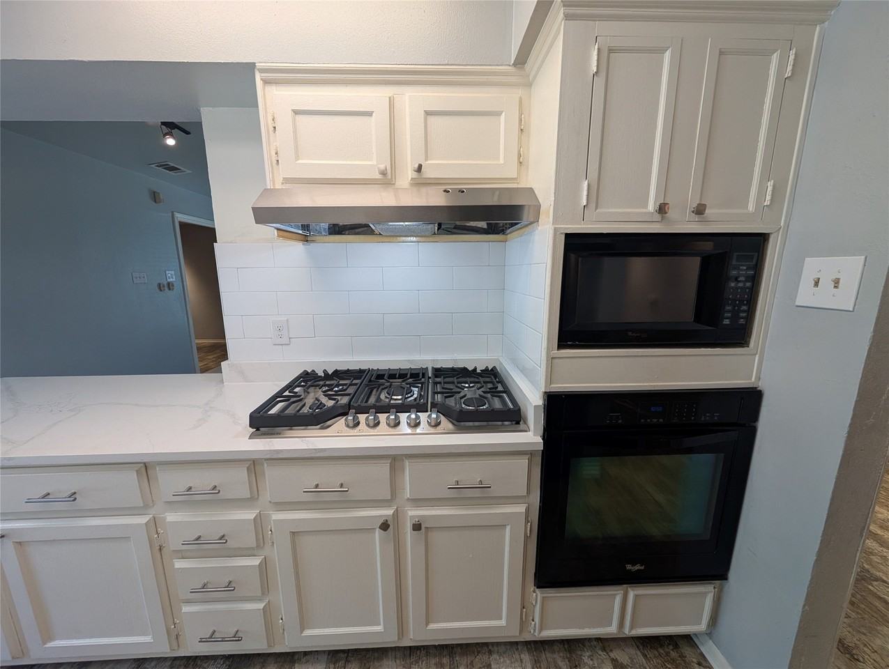 2703 Running Brook Ln - Photo 5 of 25