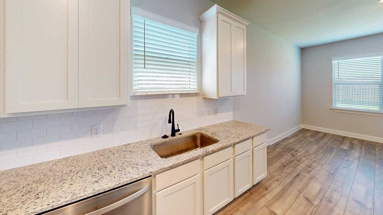 904 Emerson Dr - Photo 5 of 23