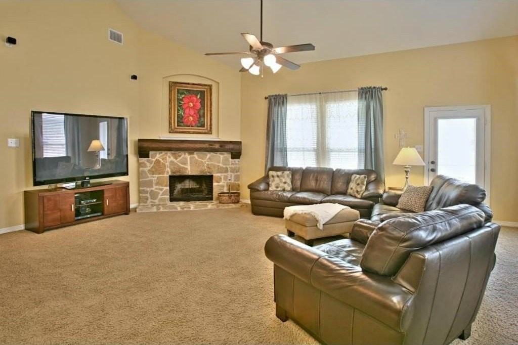 401 Bluefinch Dr - Photo 3 of 14