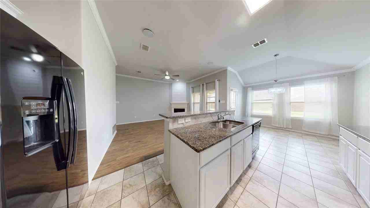 3101 Buckthorn St - Photo 5 of 40