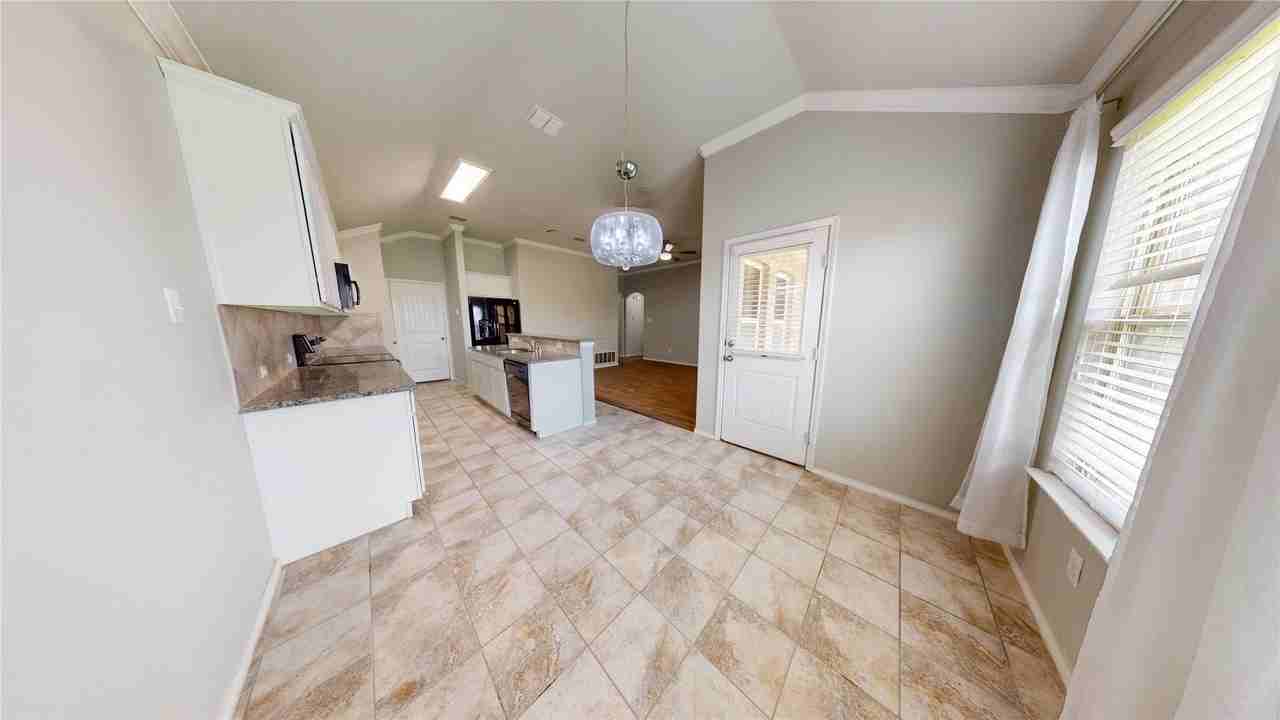 3101 Buckthorn St - Photo 6 of 40