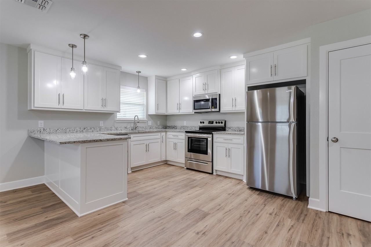 603 Casa Linda St #B - Photo 4 of 31