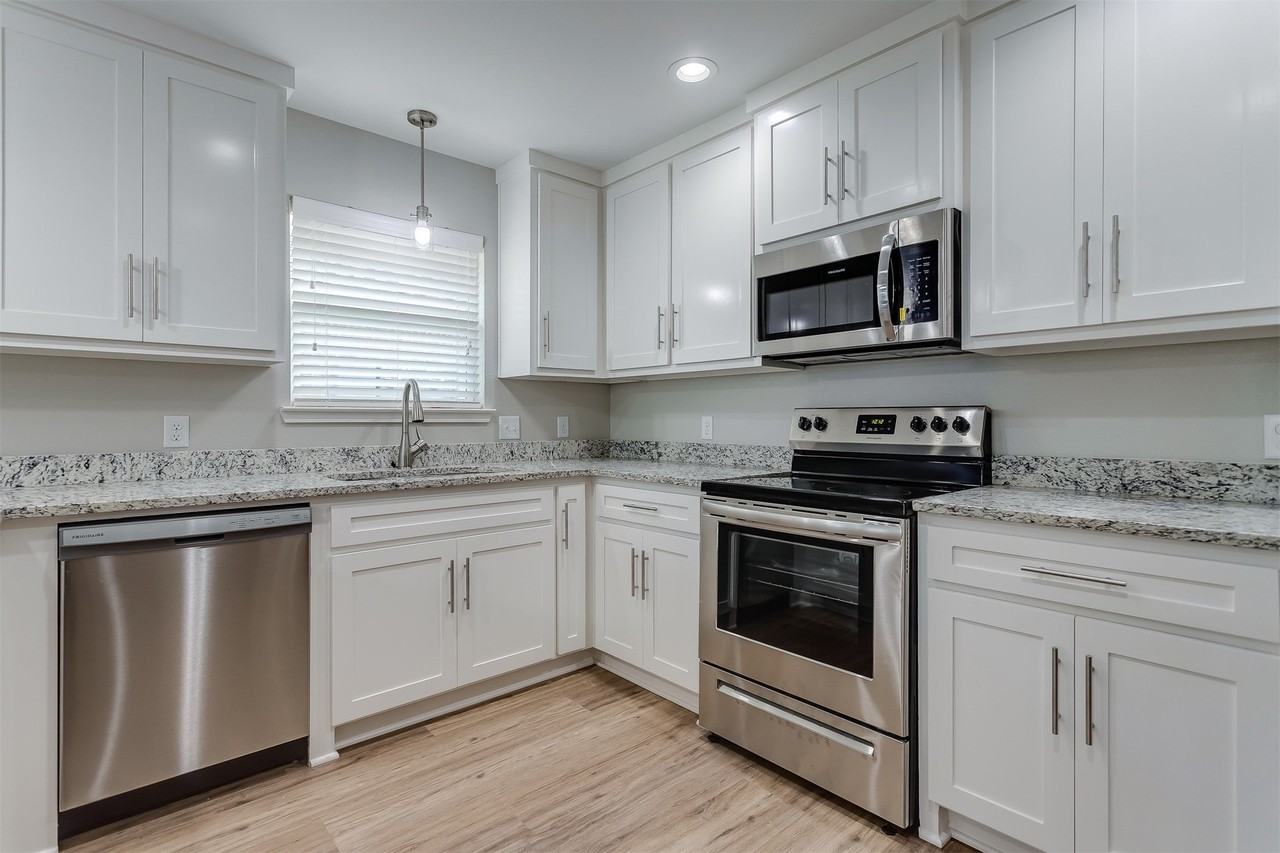 603 Casa Linda St #B - Photo 5 of 31