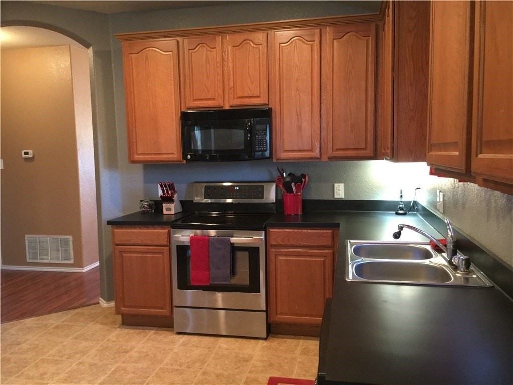 584 Arthur Dr - Photo 4 of 16
