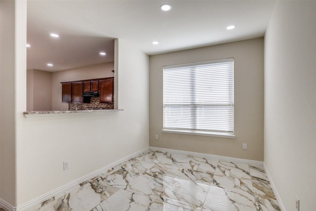 915 Penny Royal Ct - Photo 5 of 27