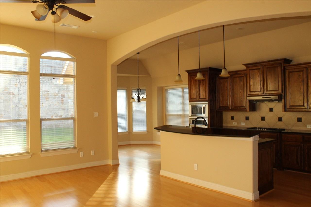 7329 Canadian Dr - Photo 4 of 16