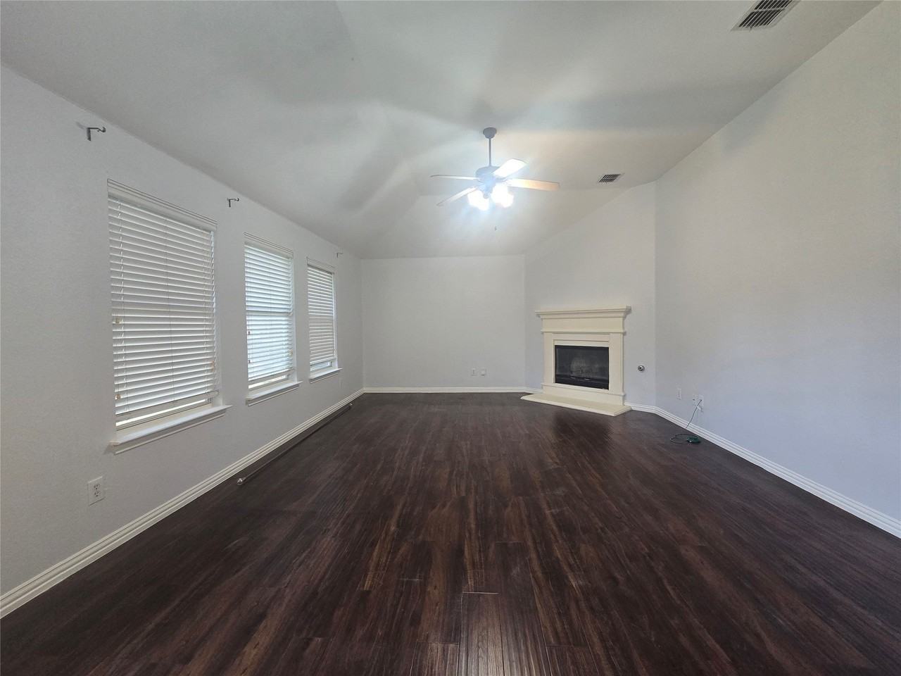 7617 Uvalde Way - Photo 3 of 20