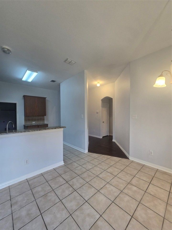 7617 Uvalde Way - Photo 5 of 20