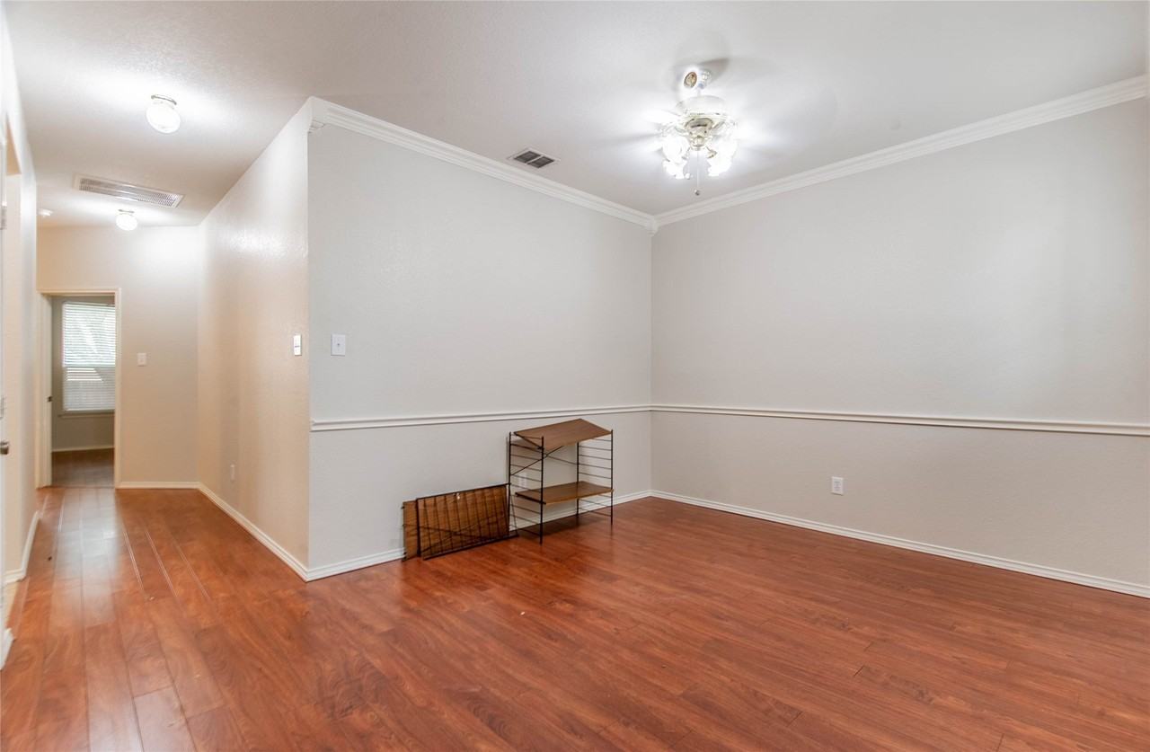 11812 Wispwillow Dr - Photo 3 of 30