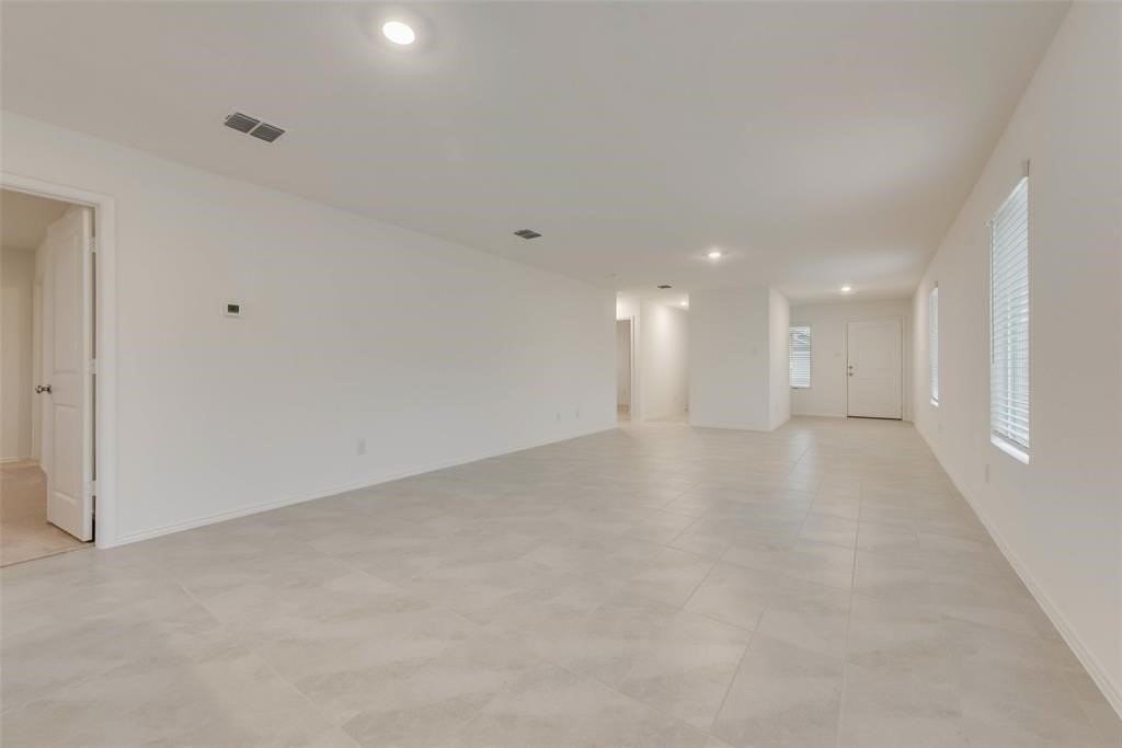 9724 Skyhawk Ave - Photo 2 of 17