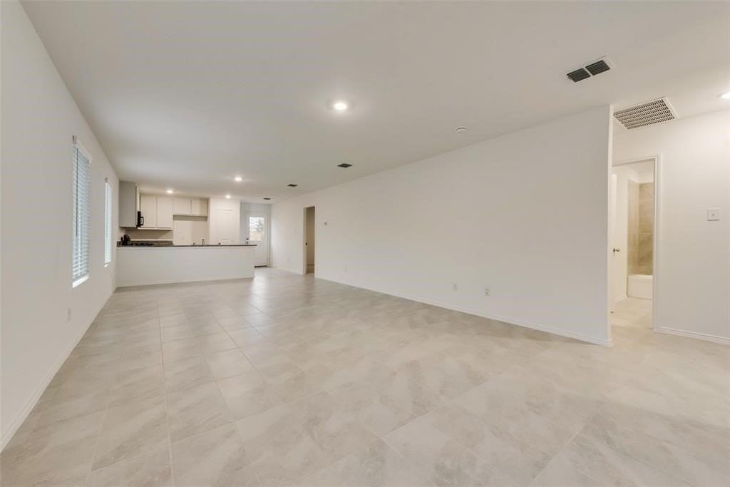 9724 Skyhawk Ave - Photo 3 of 17