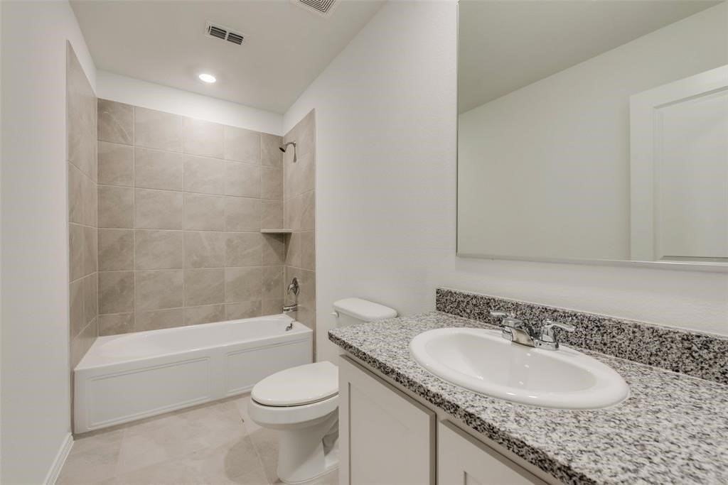 9724 Skyhawk Ave - Photo 4 of 17