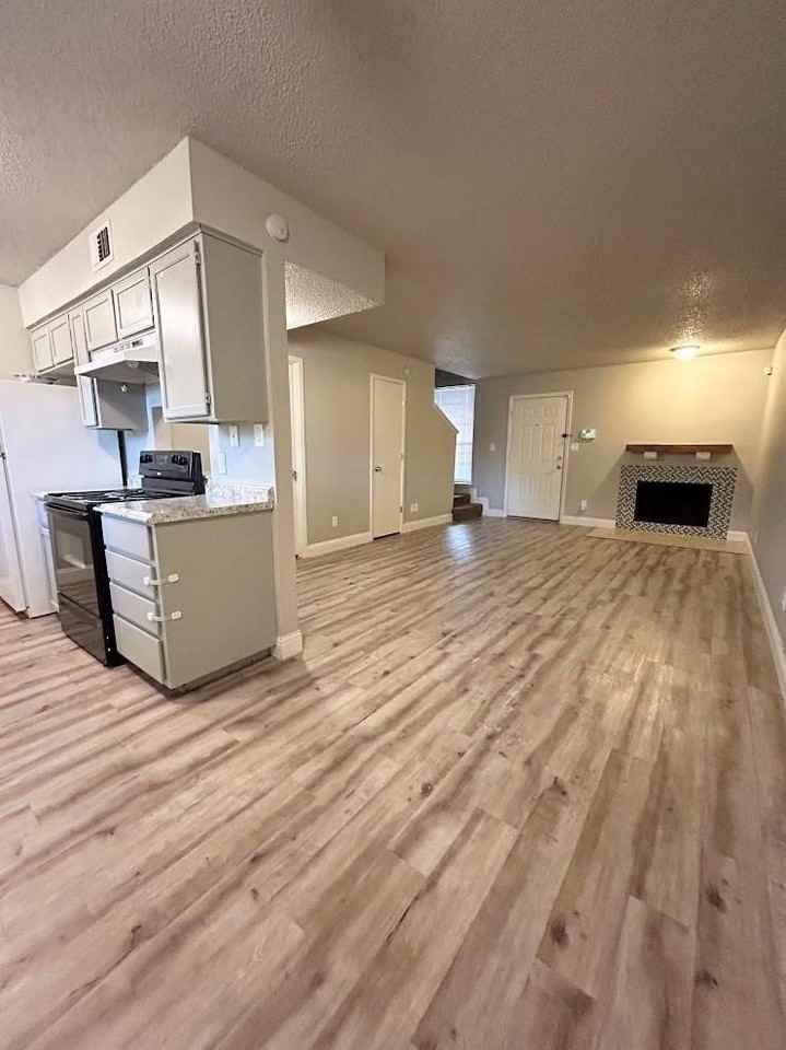 3741 Bonnie Dr #D - Photo 4 of 17