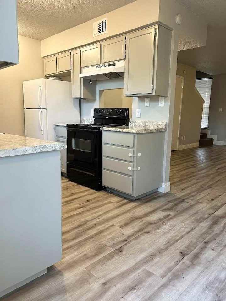 3741 Bonnie Dr #D - Photo 7 of 17