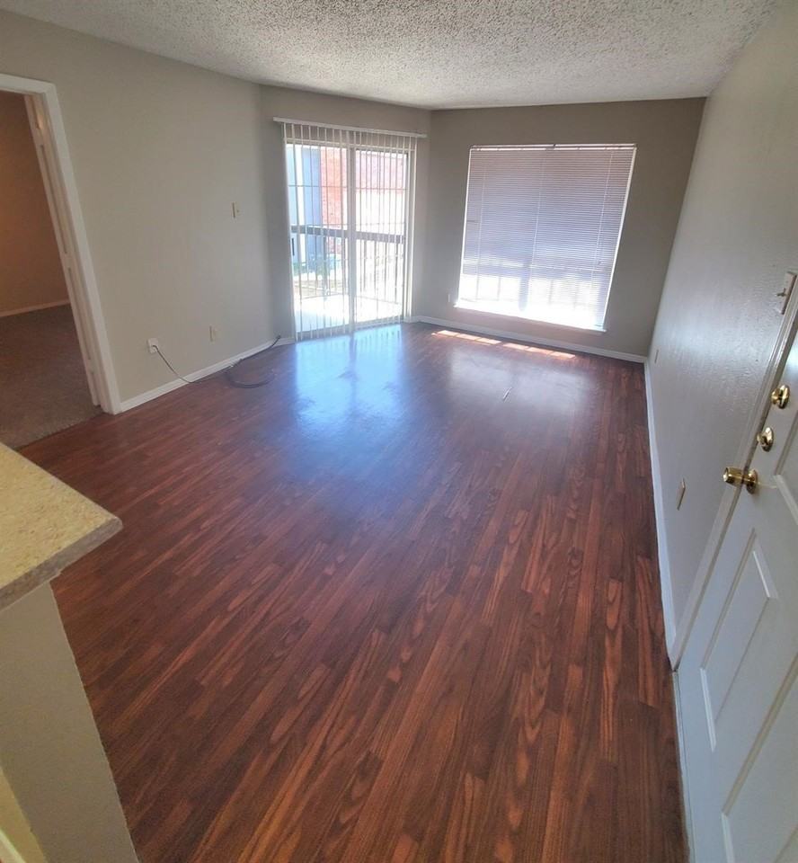 18333 Roehampton Dr #923 - Photo 4 of 9