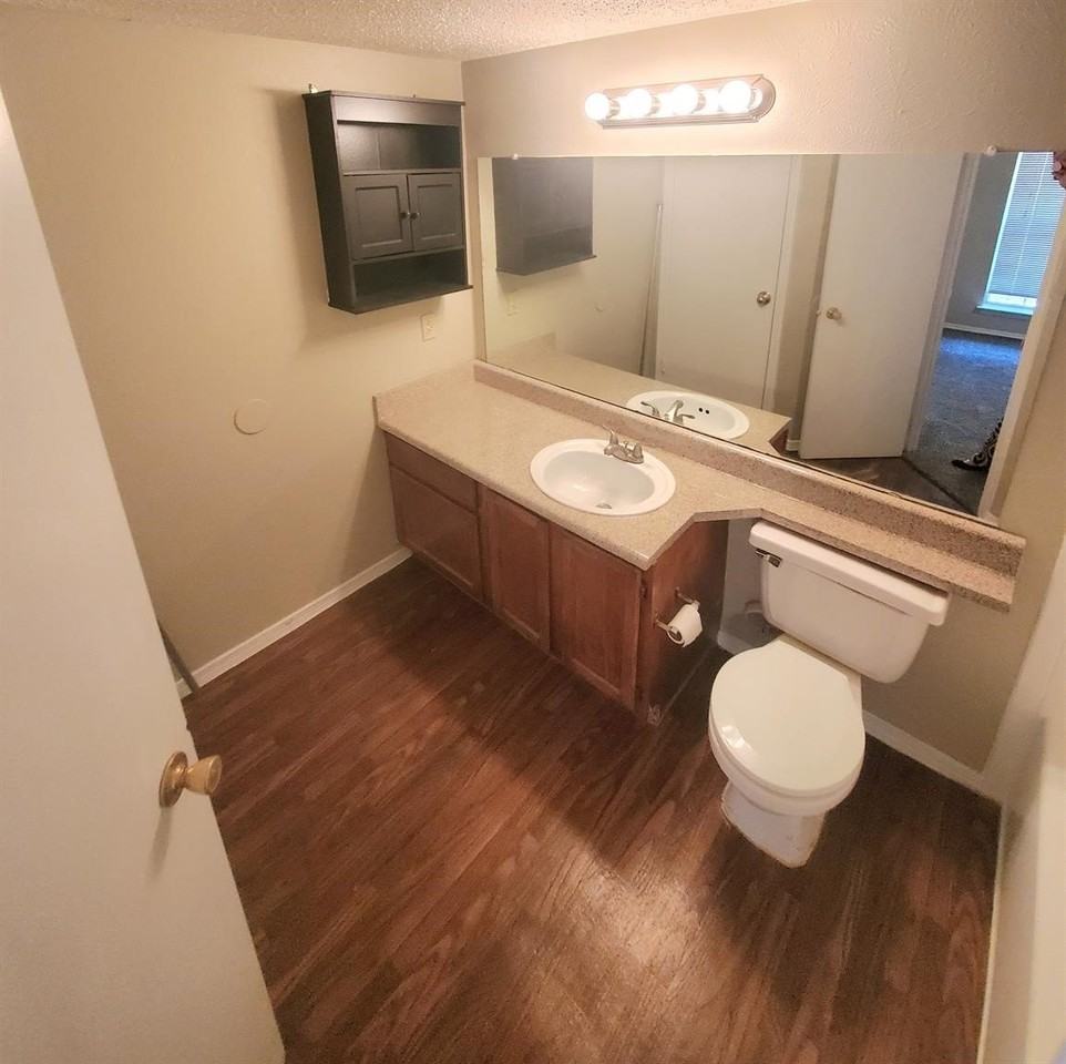 18333 Roehampton Dr #923 - Photo 7 of 9
