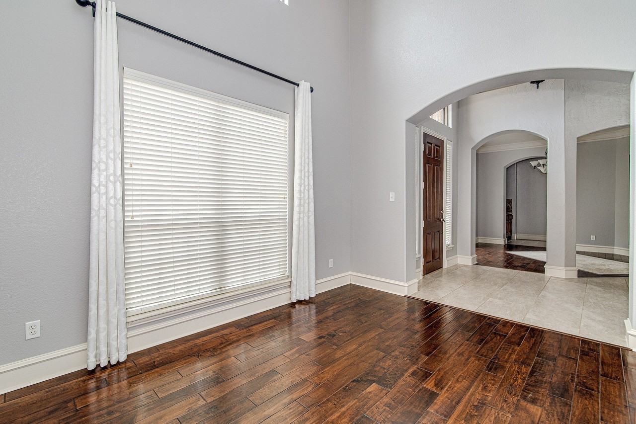 828 Thomas Crossing Dr - Photo 7 of 40