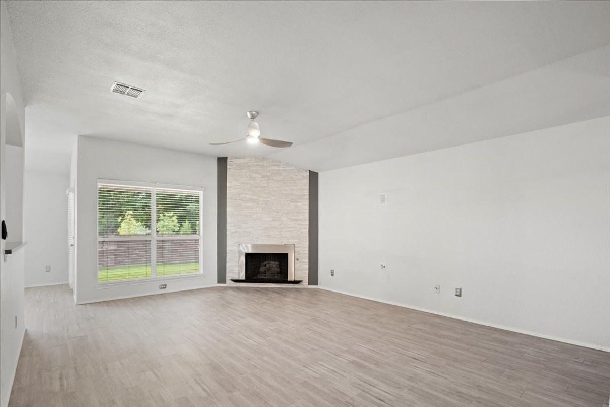 416 Ponderosa Trl - Photo 6 of 29