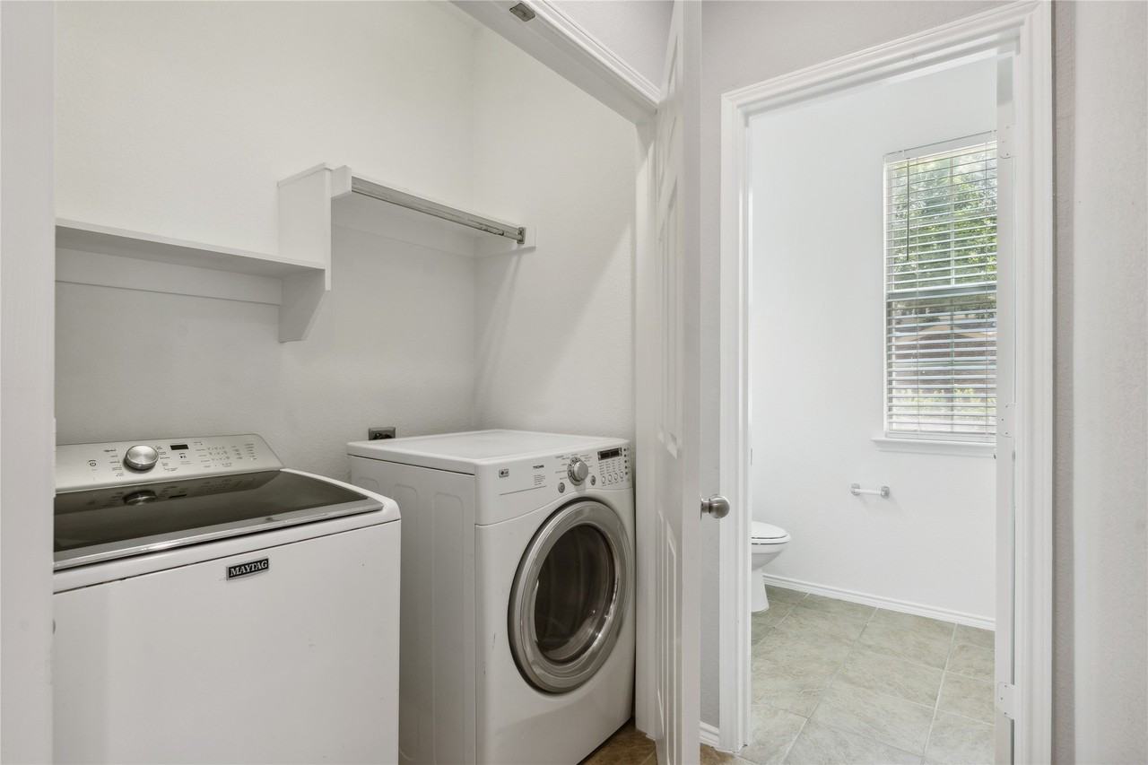 2316 Stoneleigh Pl - Photo 7 of 21