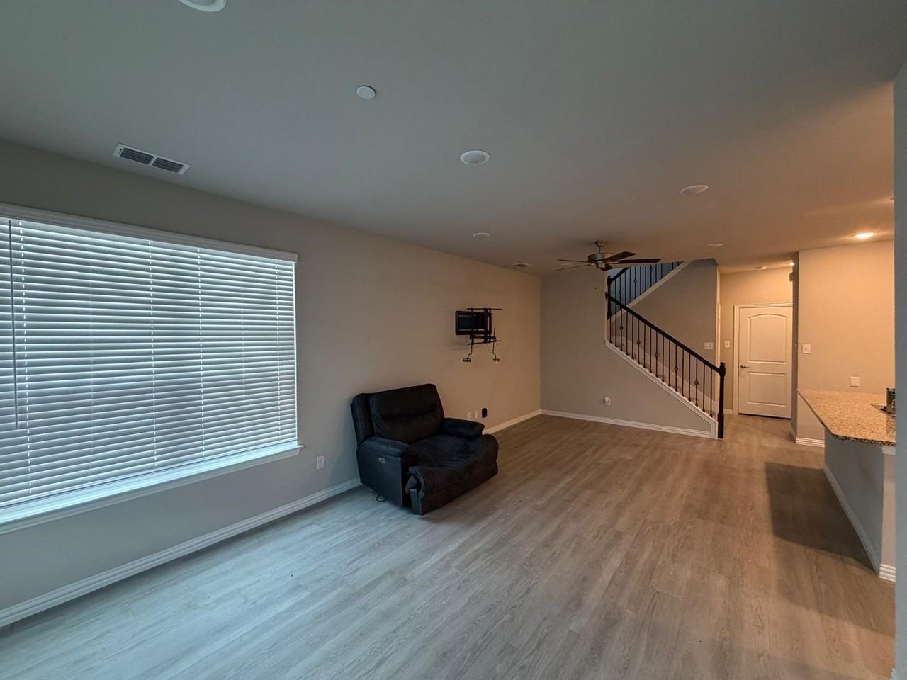 2940 Bluets Dr - Photo 4 of 21